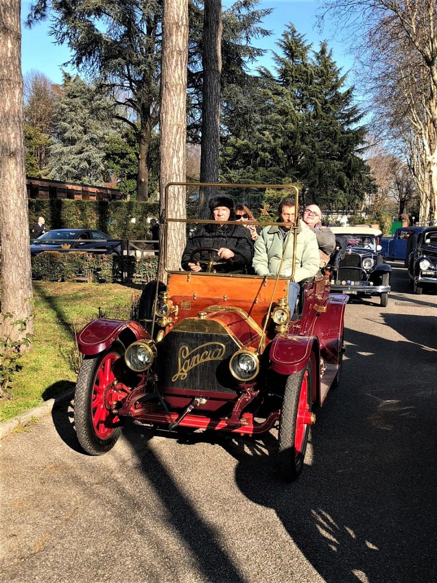 Milan: 25 pre-war cars on public display in Via Montenapoleone 