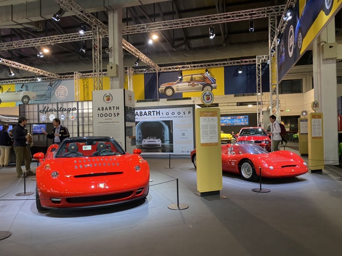 Vintage Cars and Motorcycles Fair Padua 2022 - live OldCar24