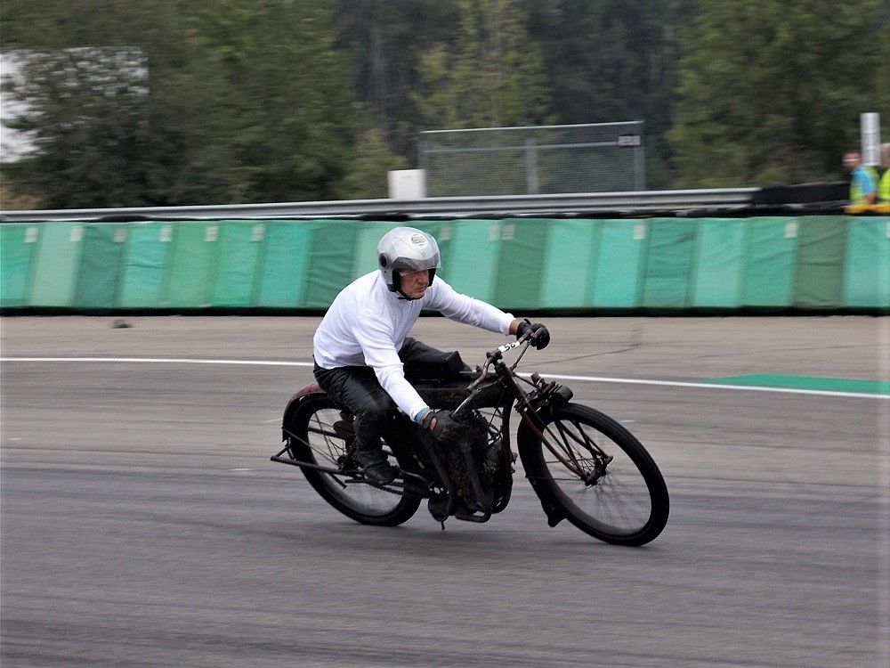"ASIMOTOSHOW 2018": moto d'epoca a perdita d'occhio