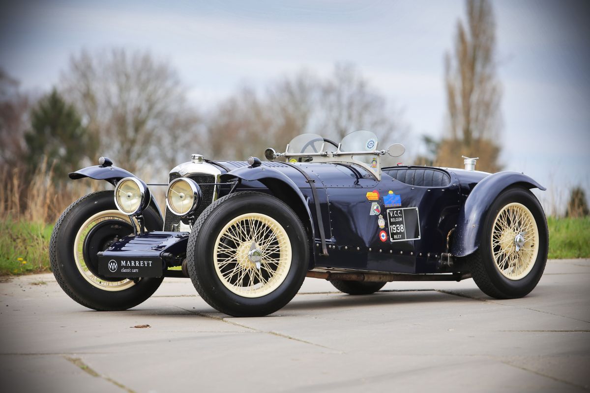 Marreyt Classic Cars is an exclusive classic car specialist in Belgium