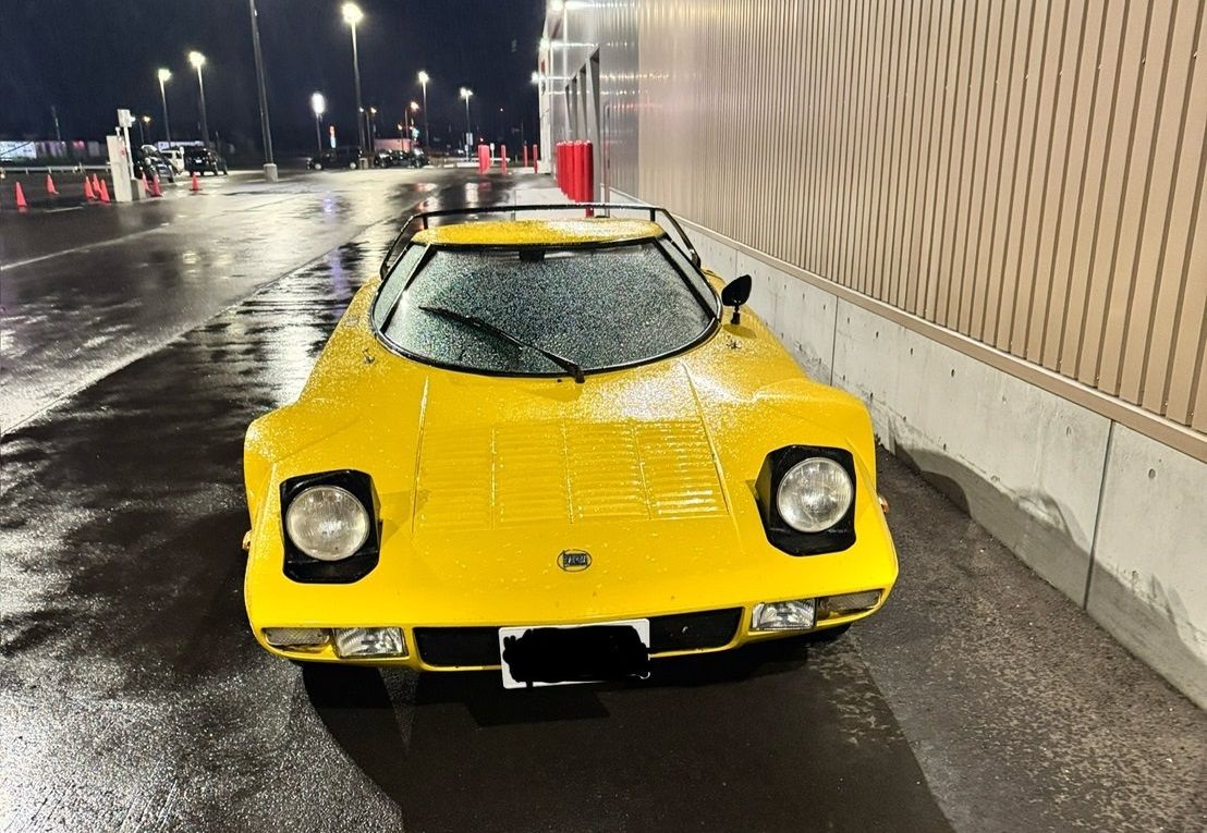 The Japanese company F & L Co. Ltd based in Tokyo offers for sale on OldCar24 a rare and sought-after Lancia Stratos