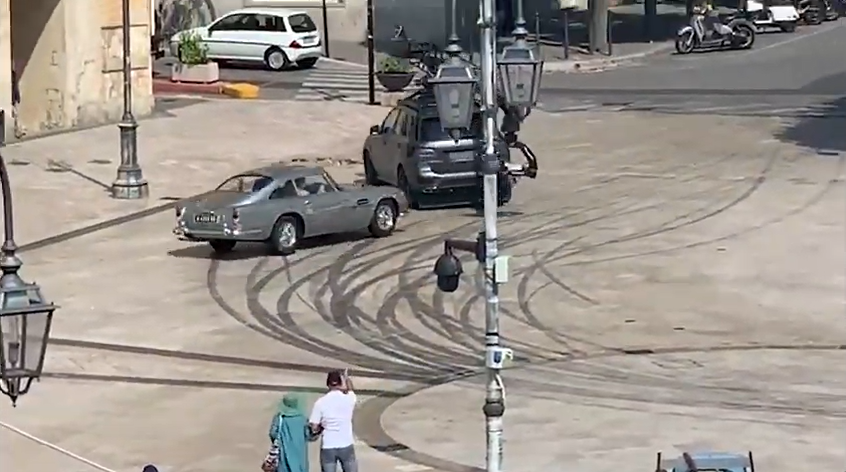Only on OldCar24 the processing of the new movie about Agent 007. In the background the most beautiful Italy.