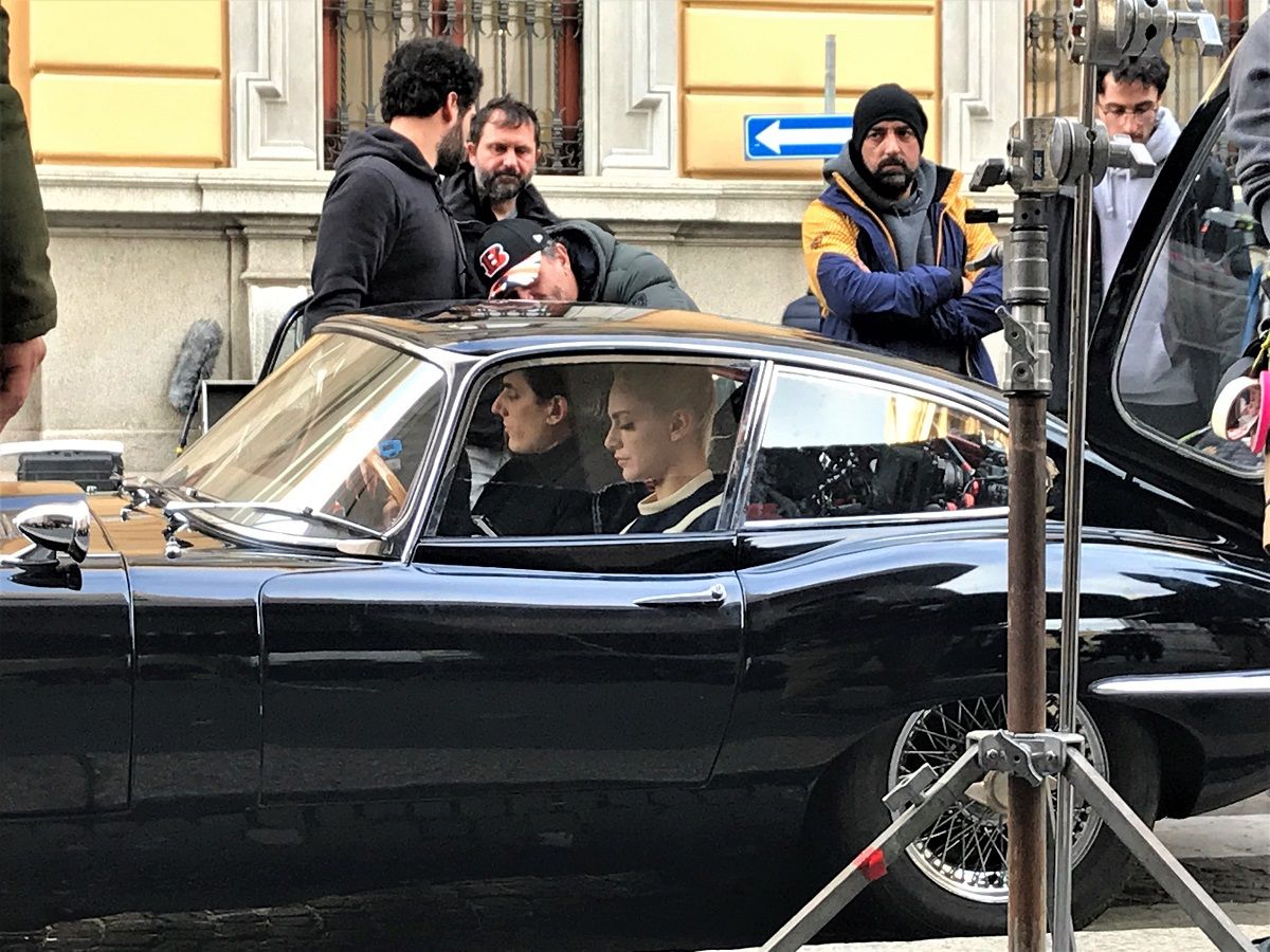 CIAK: IN MILAN, IN THE SHADOW OF THE "MADONNINA" WE WENT TO THE SET OF DIABOLIK’S NEW FILM, ABOARD THE JAGUAR E TYPE