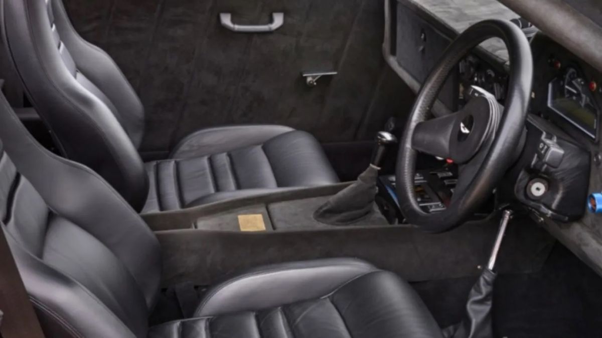 THE OTHER SIDE OF MR. BEAN AND THE ASTON MARTIN V8 Vantage Zagato