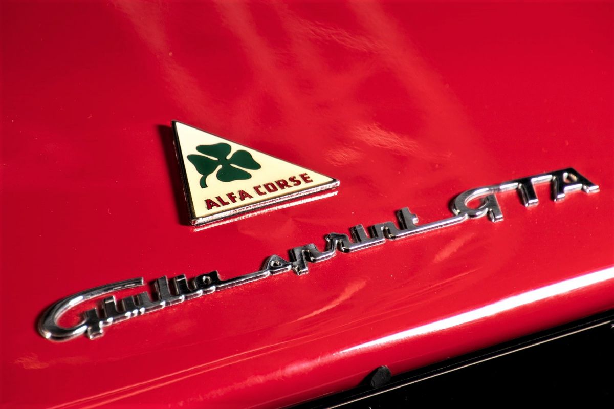 ALFA ROMEO GIULIA SPRINT GTA: A MASTERPIECE OF STYLE AND TECHNIQUE