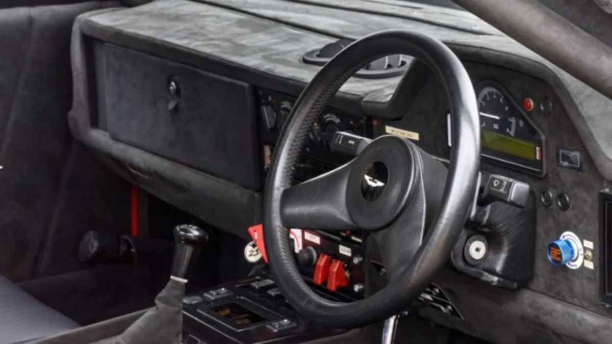 THE OTHER SIDE OF MR. BEAN AND THE ASTON MARTIN V8 Vantage Zagato