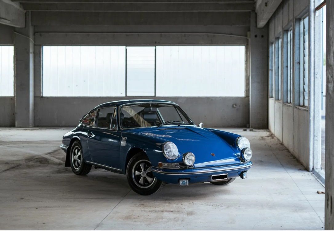 Porsche 911 SWB in blue livery, elegant and multi-victorious, will be presented on the OldCar24 stand at the Auto Moto D'Epoca Bologna 2024