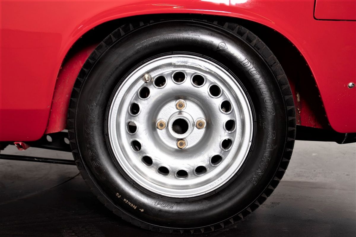 ALFA ROMEO GIULIA SPRINT GTA: A MASTERPIECE OF STYLE AND TECHNIQUE