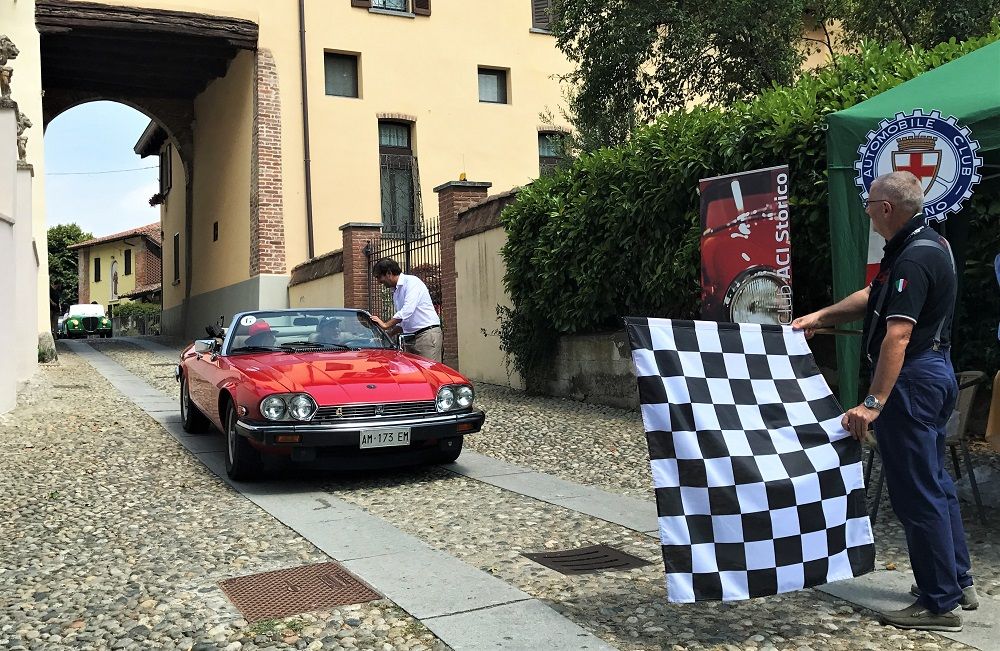 HISTORIC CARS AT MORIMONDO: THE JOY OF SHARING EMOTIONS IN ONE OF THE MOST BEAUTIFUL PLACES IN LOMBARDY