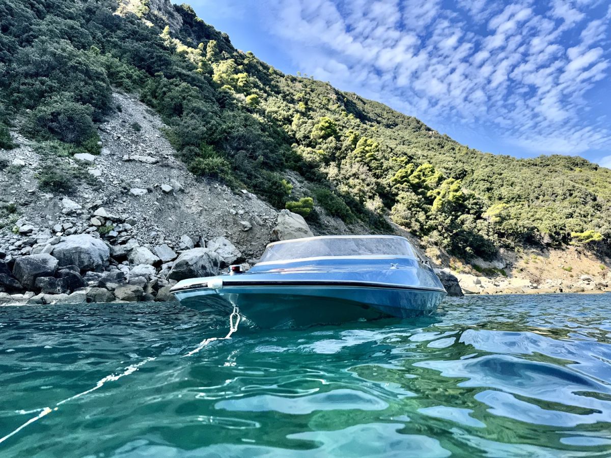 Glastron GT 150, 007's boat used in the film "Live and Let Die"