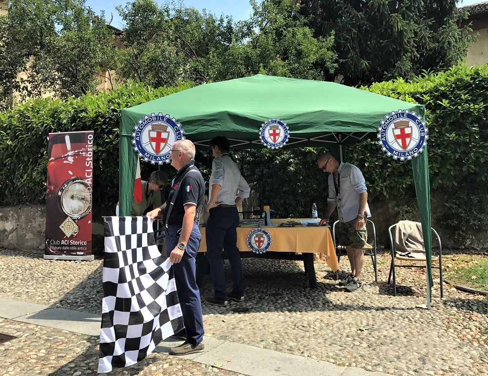 HISTORIC CARS AT MORIMONDO: THE JOY OF SHARING EMOTIONS IN ONE OF THE MOST BEAUTIFUL PLACES IN LOMBARDY
