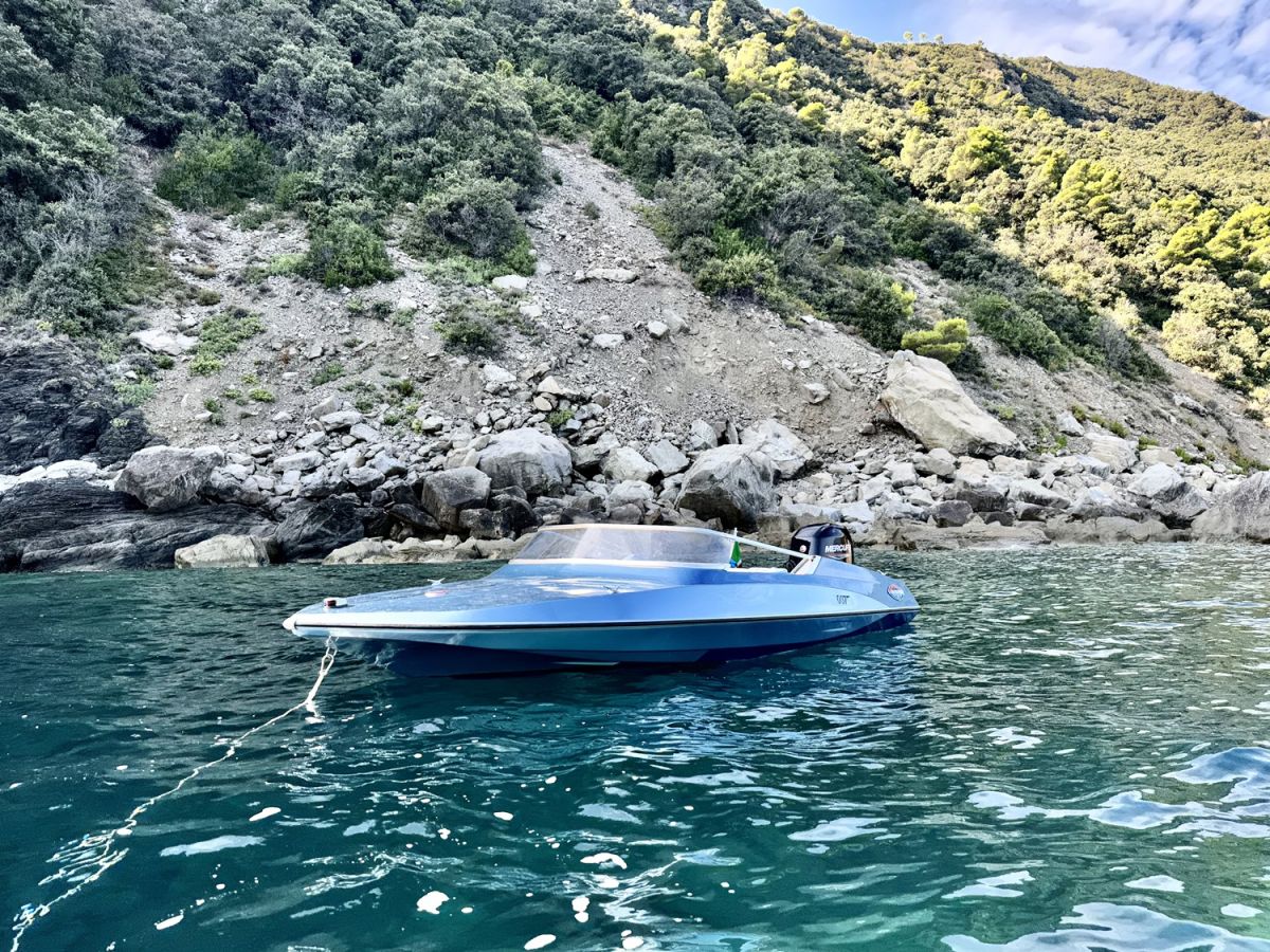 Glastron GT 150, 007's boat used in the film "Live and Let Die"
