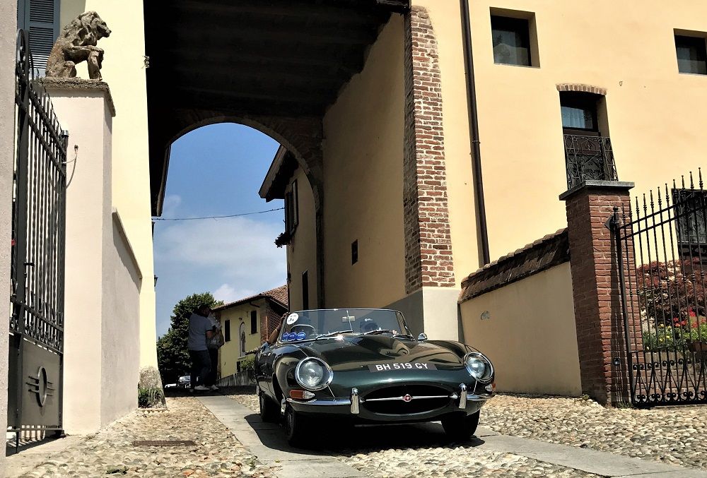 HISTORIC CARS AT MORIMONDO: THE JOY OF SHARING EMOTIONS IN ONE OF THE MOST BEAUTIFUL PLACES IN LOMBARDY