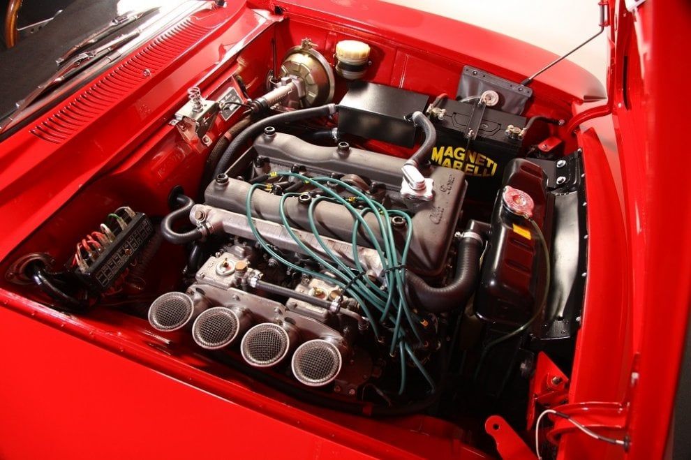 ALFA ROMEO GIULIA GTA 1965 - AN INFINITE LEGEND