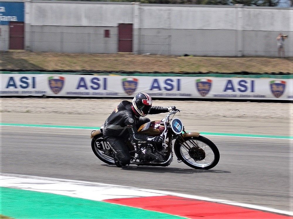 "ASIMOTOSHOW 2018": moto d'epoca a perdita d'occhio