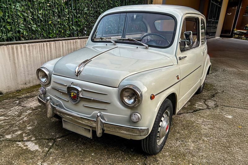 Preview of all 32 lots from FINARTE AUCTIONS' collection of collectible cars - March 8, 2026, 3:00 PM