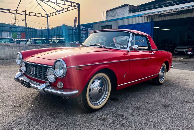 Preview of all 32 lots from FINARTE AUCTIONS' collection of collectible cars - March 8, 2026, 3:00 PM