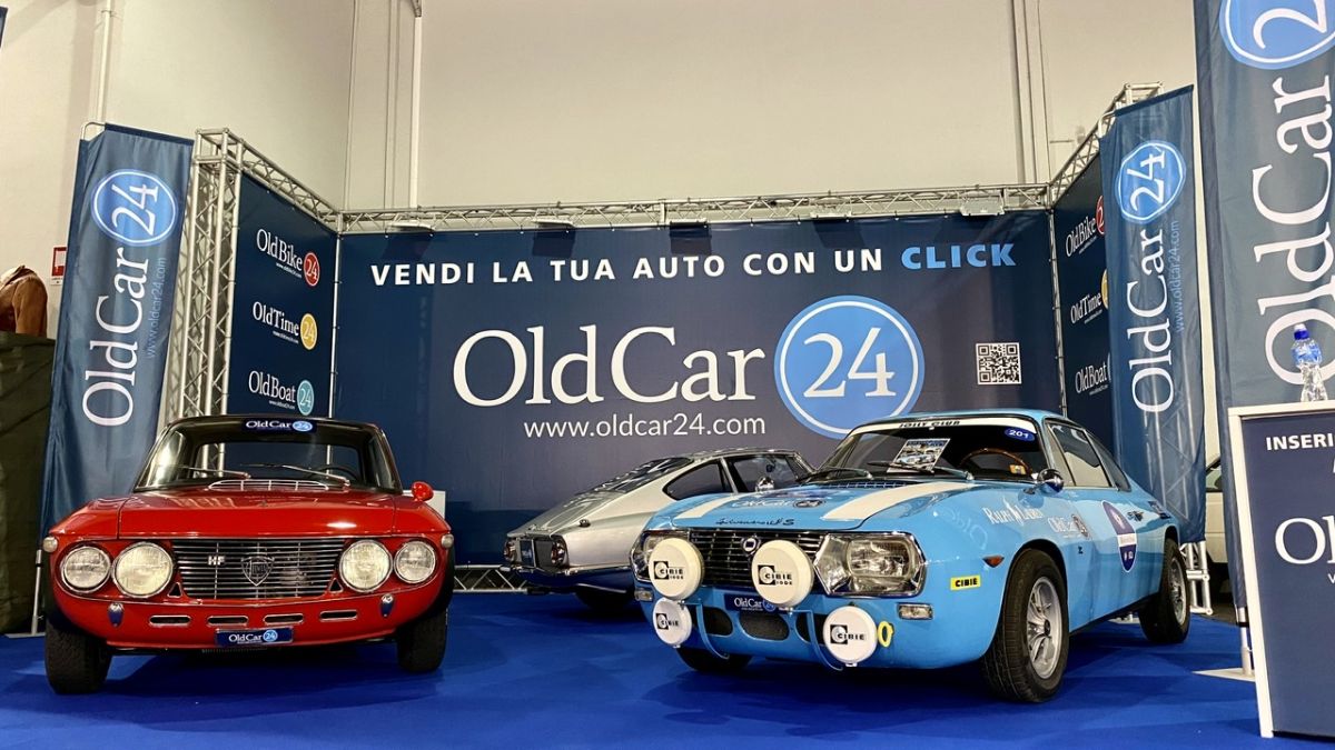 Vintage Cars and Motorcycles Fair Padua 2022 - live OldCar24