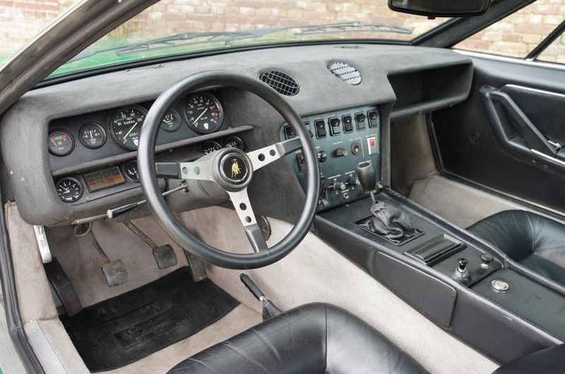 Lamborghini Jarama offered for sale by the Dutch dealership Gallery Aaldering
