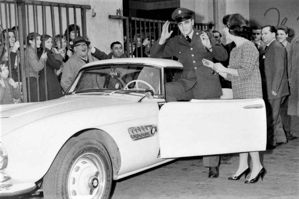 Characters and legendary cars: ELVIS PRESLEY