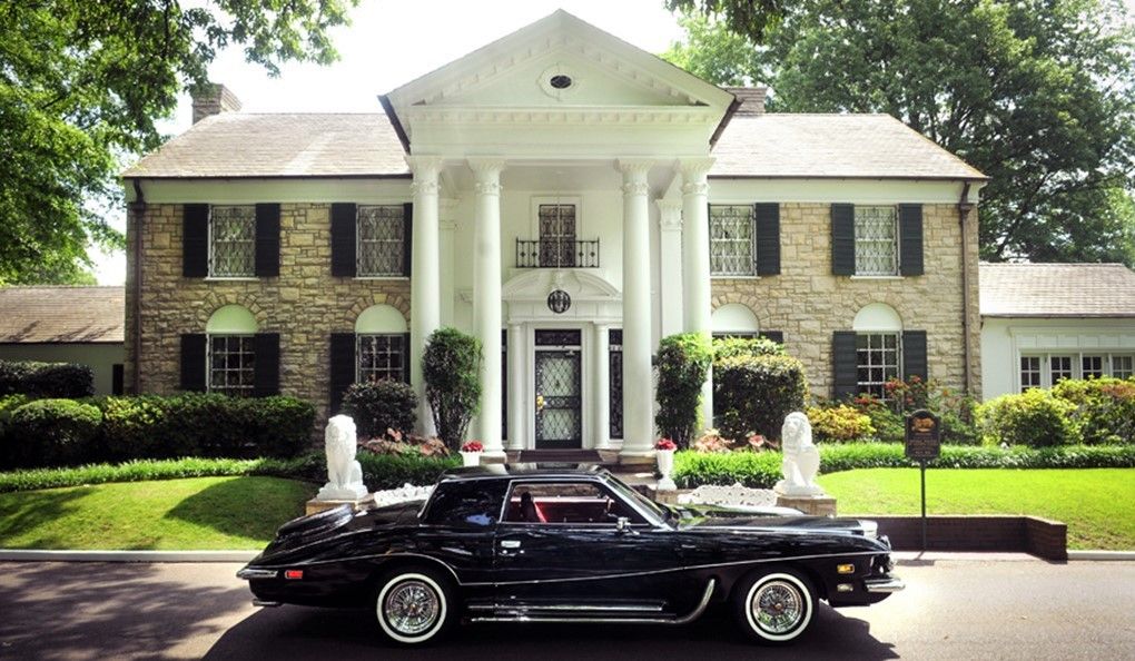 Characters and legendary cars: ELVIS PRESLEY