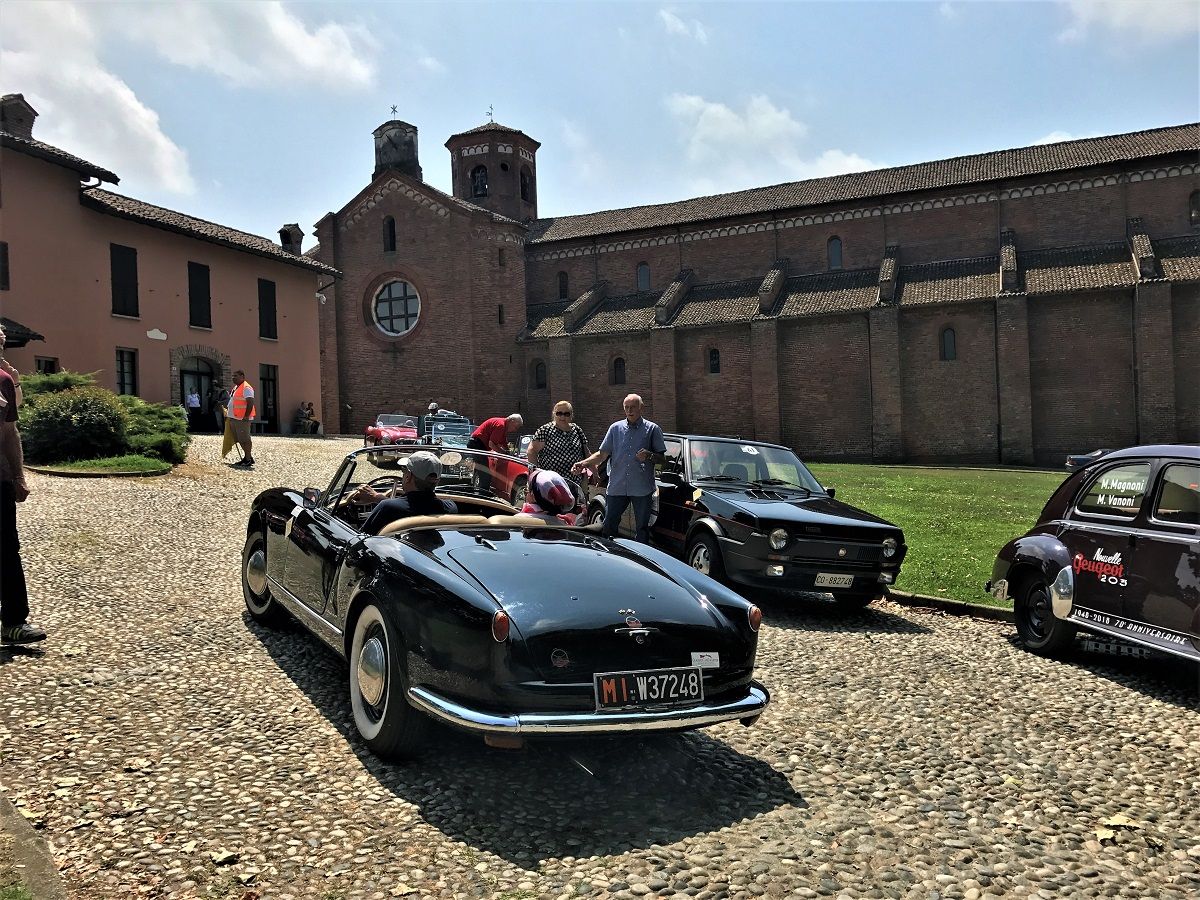 HISTORIC CARS AT MORIMONDO: THE JOY OF SHARING EMOTIONS IN ONE OF THE MOST BEAUTIFUL PLACES IN LOMBARDY