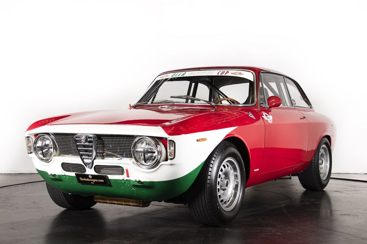 ALFA ROMEO GIULIA SPRINT GTA: A MASTERPIECE OF STYLE AND TECHNIQUE