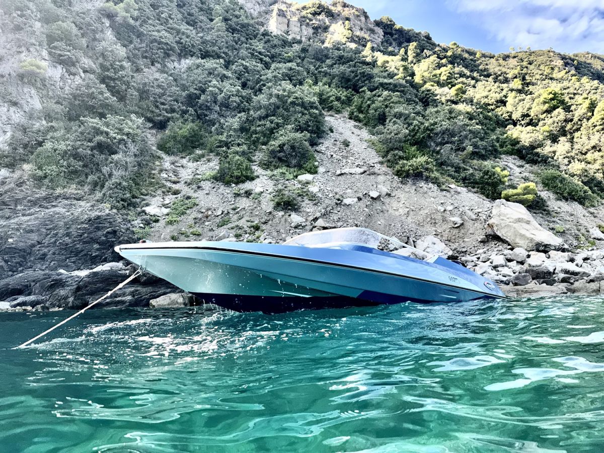 Glastron GT 150, 007's boat used in the film "Live and Let Die"