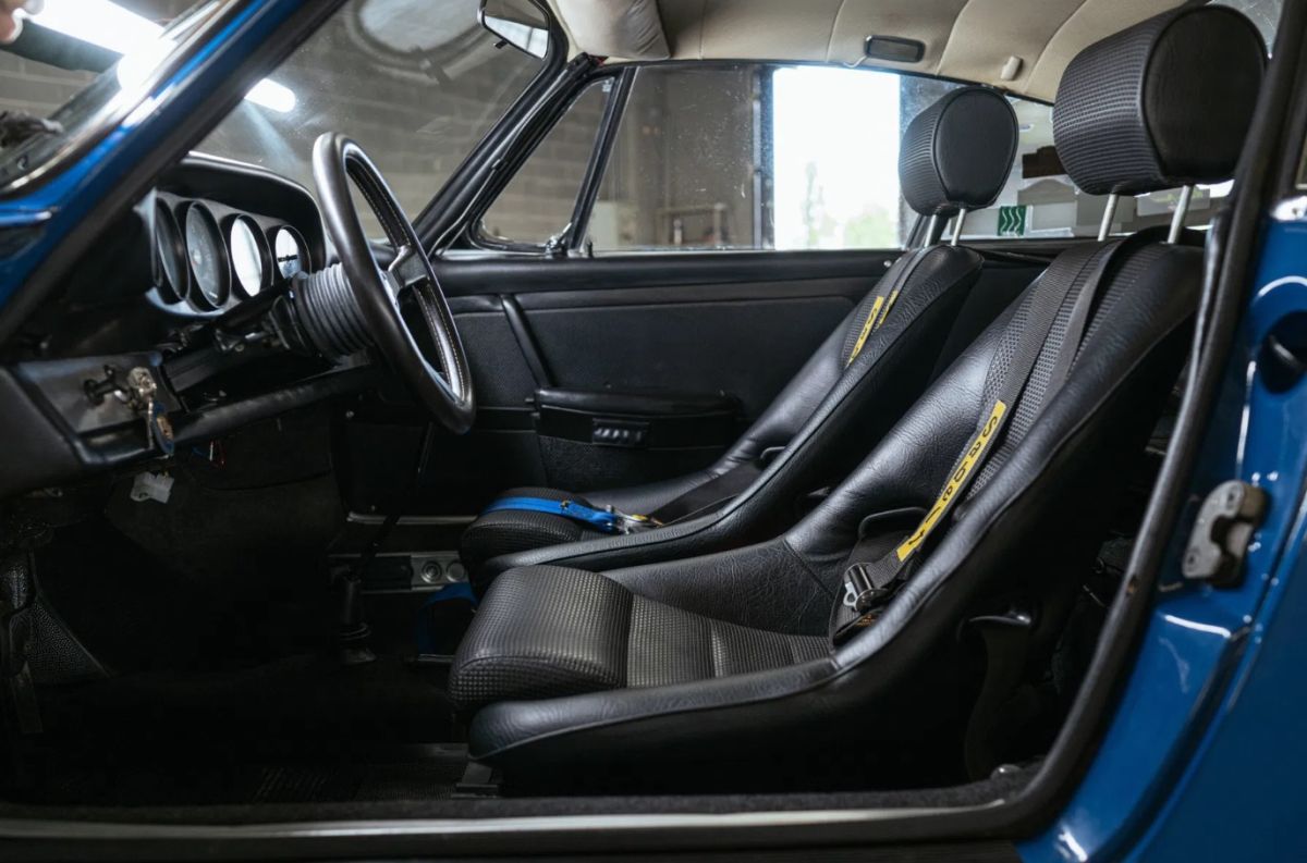 Porsche 911 SWB in blue livery, elegant and multi-victorious, will be presented on the OldCar24 stand at the Auto Moto D'Epoca Bologna 2024