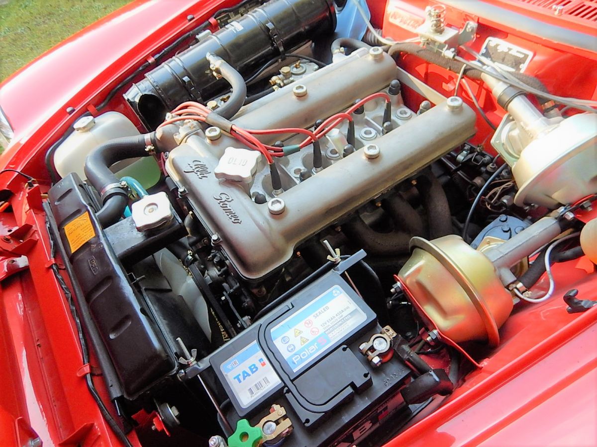 ALFA 1750 SPIDER VELOCE, OSSO DI SEPPIA 