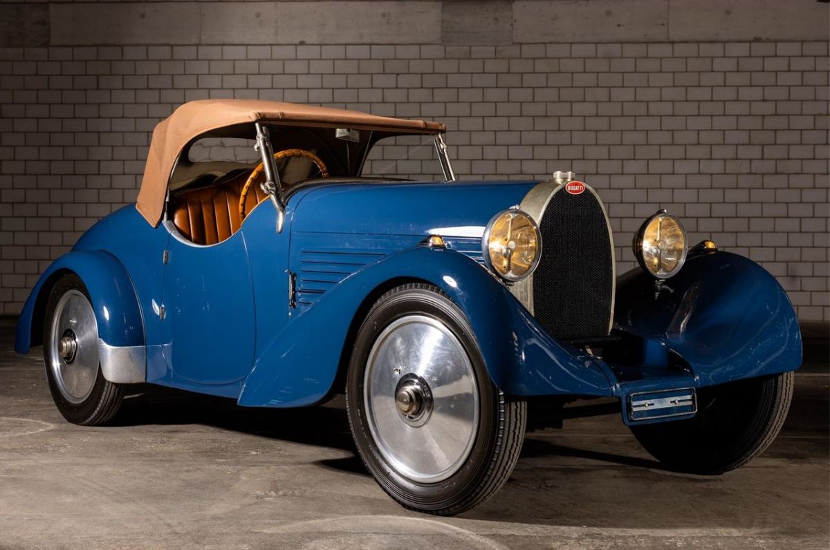 In one of the Swiss vaults there is a very rare Bugatti T40. The car is offered for sale by a well known Broker named Kelly Dietrick