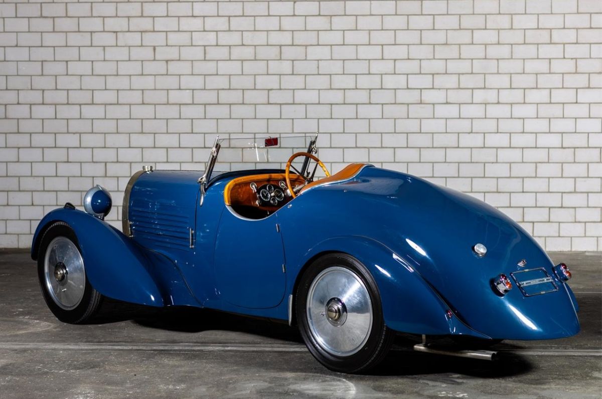 In one of the Swiss vaults there is a very rare Bugatti T40. The car is offered for sale by a well known Broker named Kelly Dietrick