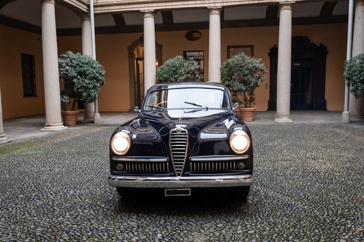 Alfa Romeo 6C 2500 Sport Pininfarina, l'auto delle celebrità, da Re Faruk d’Egitto a Rita Hayworth