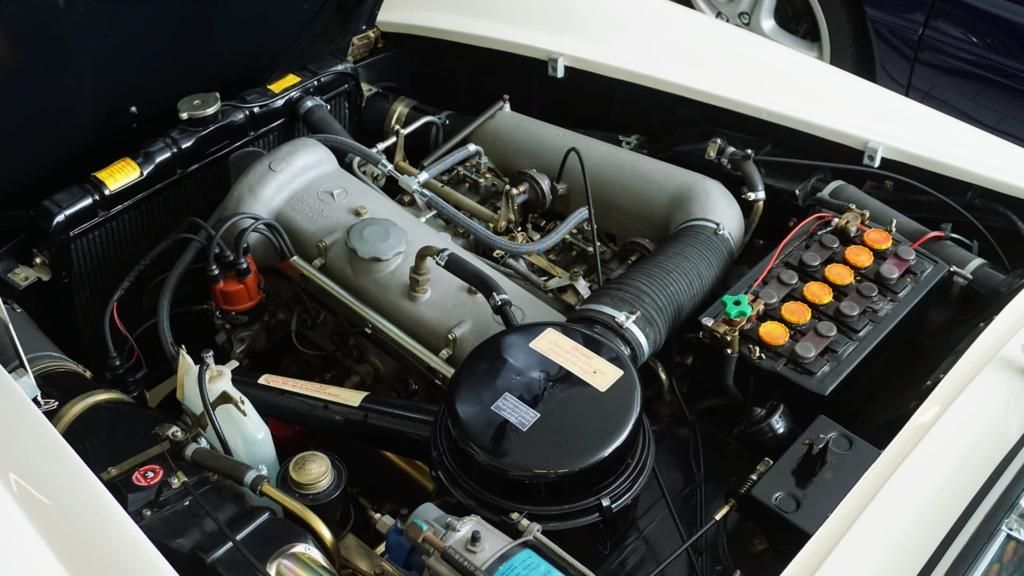 OldCar24 esporrà in occasione di Auto Moto d'Epoca Bologna 2023 un’automobile prestigiosa già entrata nella leggenda, la Mercedes Benz 190 SL