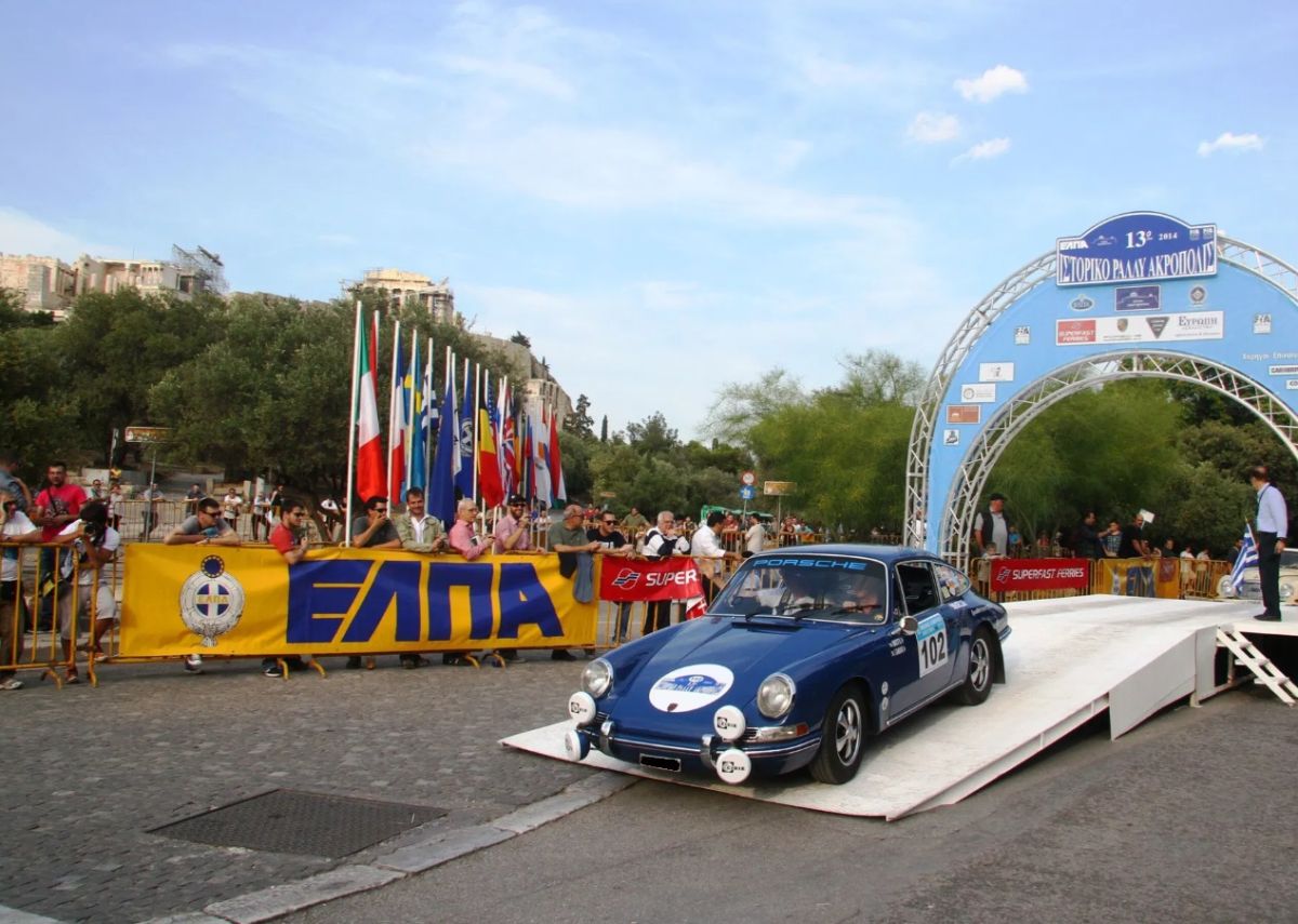 Porsche 911 SWB in blue livery, elegant and multi-victorious, will be presented on the OldCar24 stand at the Auto Moto D'Epoca Bologna 2024