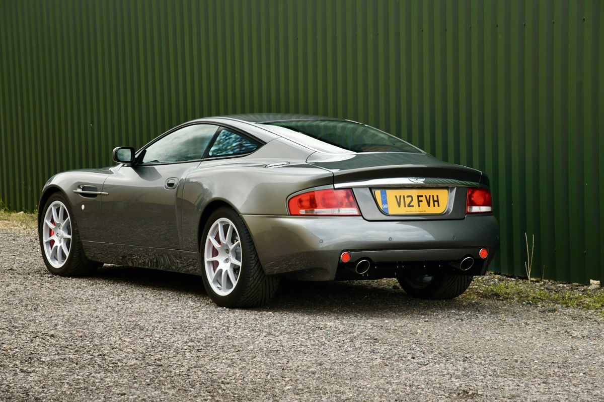 Classicmobilia: the dealership founded by Keith Riddington, a great Aston Martin expert