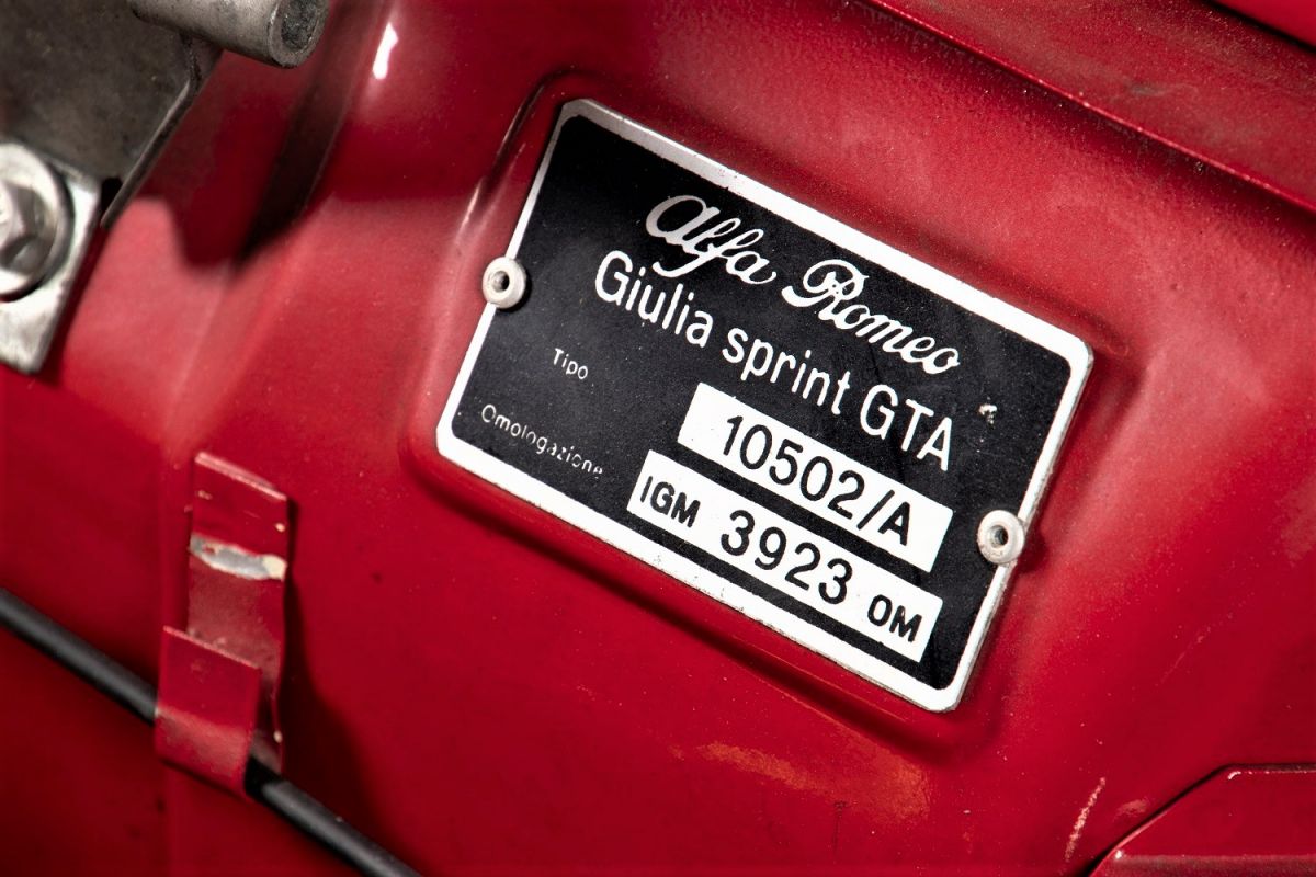 ALFA ROMEO GIULIA SPRINT GTA: A MASTERPIECE OF STYLE AND TECHNIQUE
