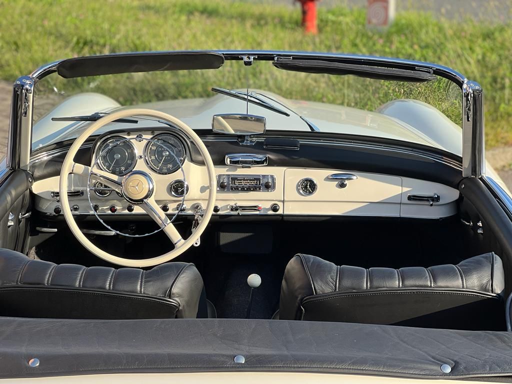 OldCar24 esporrà in occasione di Auto Moto d'Epoca Bologna 2023 un’automobile prestigiosa già entrata nella leggenda, la Mercedes Benz 190 SL