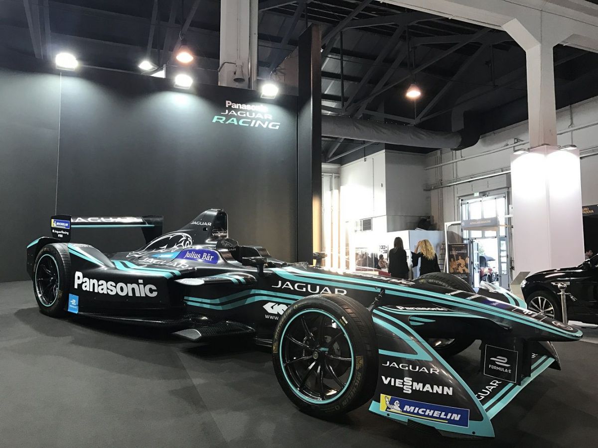 OldCar24 presente alla fiera Auto e Moto d'epoca 2017 : oltre 115.000 visitatori, un successo