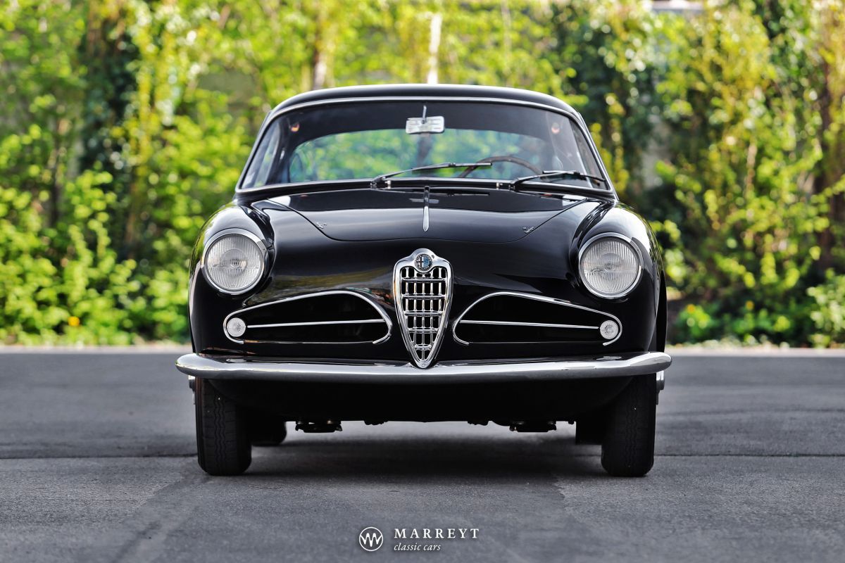 Marreyt Classic Cars is an exclusive classic car specialist in Belgium