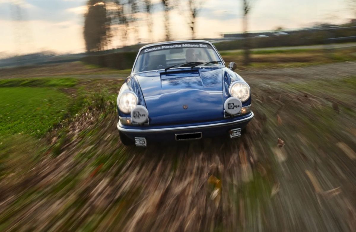 Porsche 911 SWB in blue livery, elegant and multi-victorious, will be presented on the OldCar24 stand at the Auto Moto D'Epoca Bologna 2024