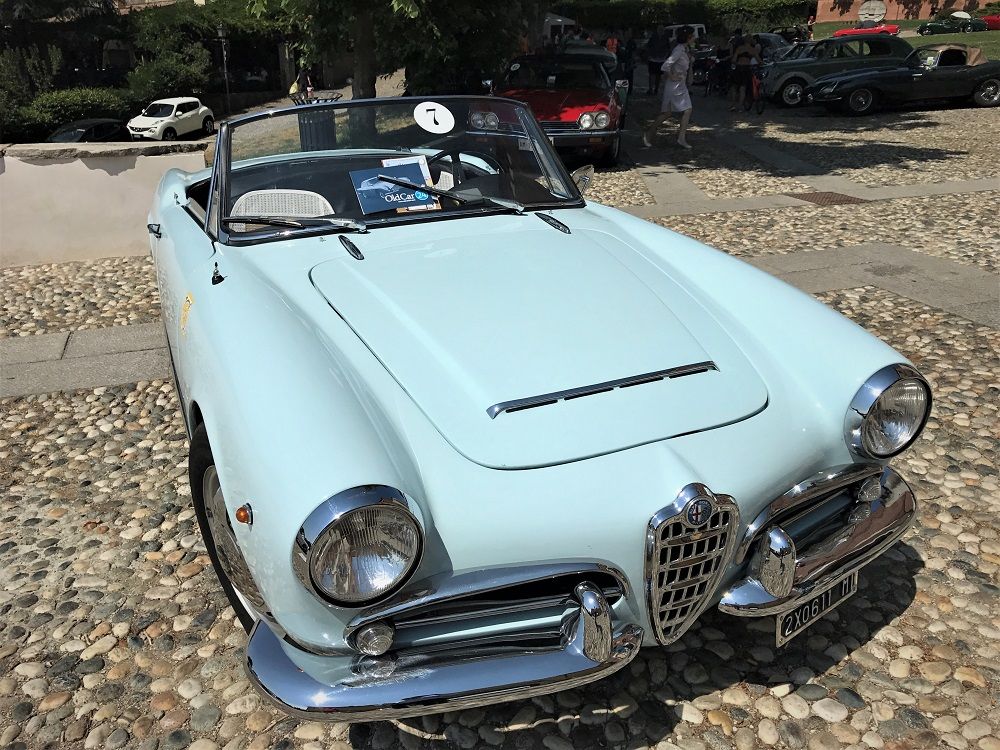 HISTORIC CARS AT MORIMONDO: THE JOY OF SHARING EMOTIONS IN ONE OF THE MOST BEAUTIFUL PLACES IN LOMBARDY