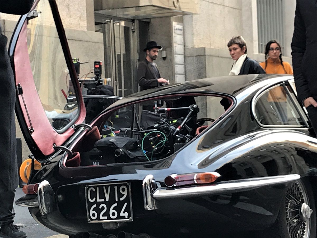 CIAK: IN MILAN, IN THE SHADOW OF THE "MADONNINA" WE WENT TO THE SET OF DIABOLIK’S NEW FILM, ABOARD THE JAGUAR E TYPE