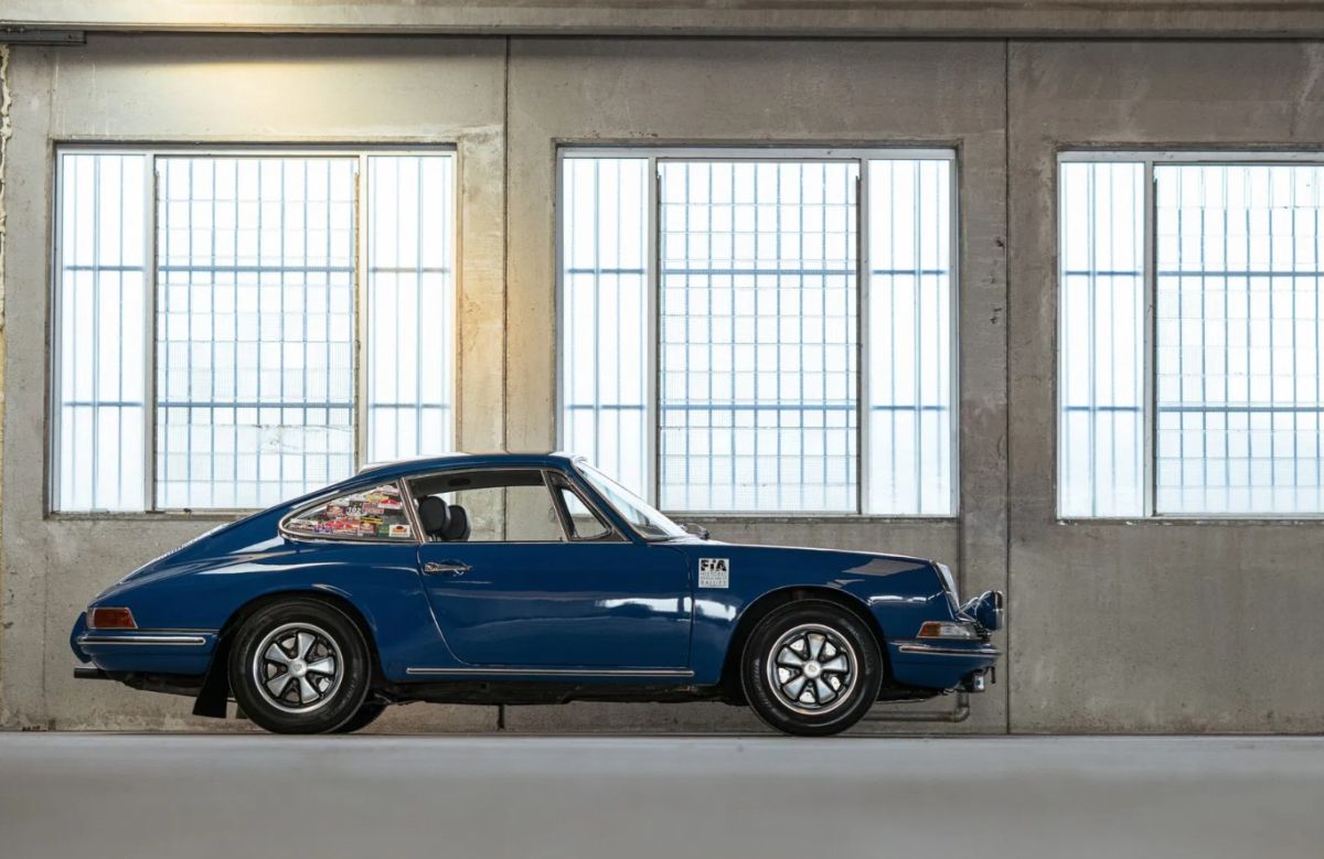Porsche 911 SWB in blue livery, elegant and multi-victorious, will be presented on the OldCar24 stand at the Auto Moto D'Epoca Bologna 2024