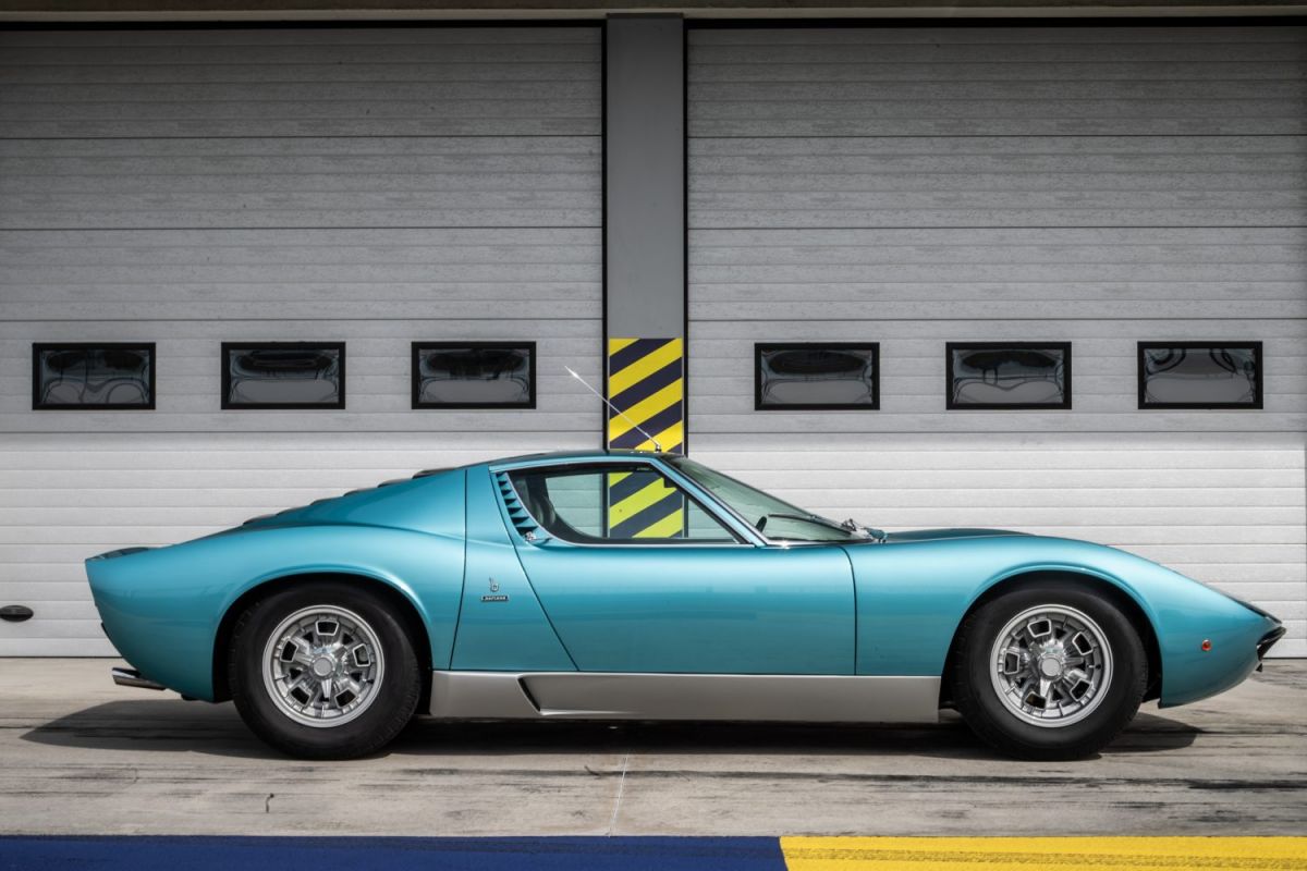 LAMBORGHINI MIURA P400  