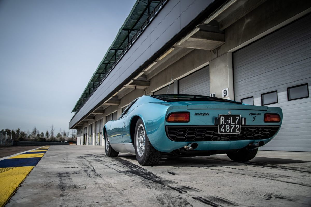LAMBORGHINI MIURA P400  