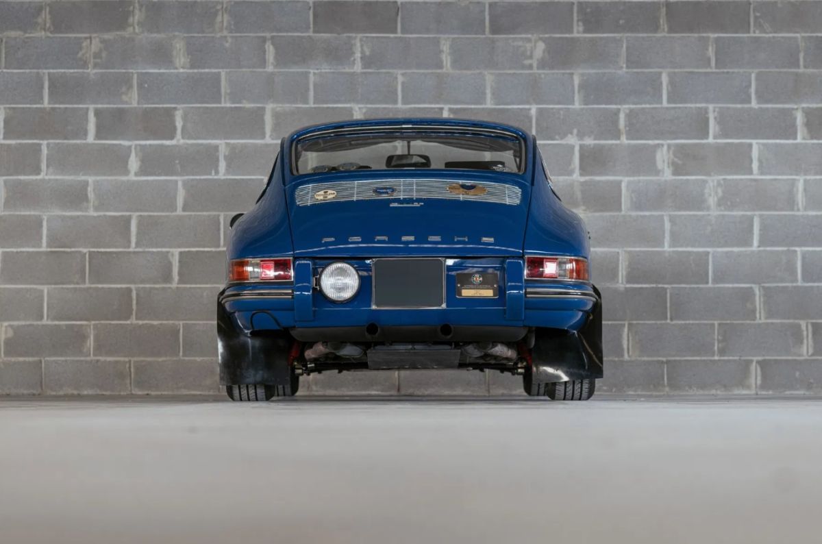 Porsche 911 SWB in blue livery, elegant and multi-victorious, will be presented on the OldCar24 stand at the Auto Moto D'Epoca Bologna 2024