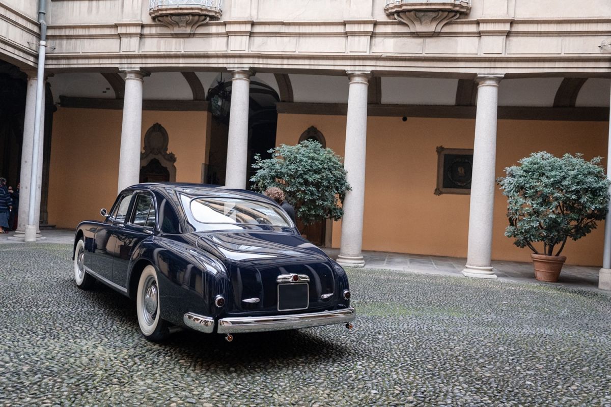 Alfa Romeo 6C 2500 Sport Pininfarina, l'auto delle celebrità, da Re Faruk d’Egitto a Rita Hayworth