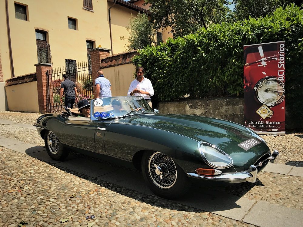 HISTORIC CARS AT MORIMONDO: THE JOY OF SHARING EMOTIONS IN ONE OF THE MOST BEAUTIFUL PLACES IN LOMBARDY