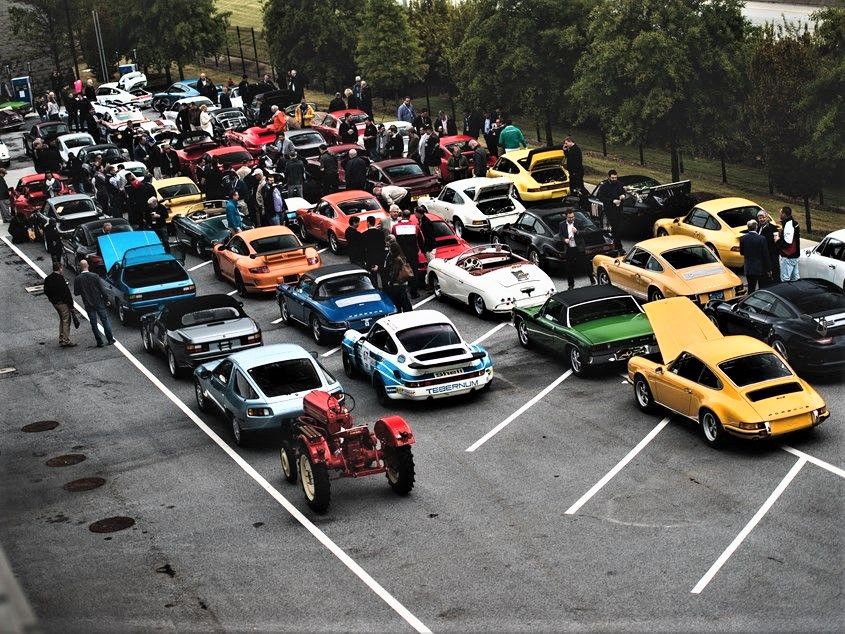 Asta da Record : Porsche celebra i 70 anni - UN'AUTOMOBILE TUTTA D'ORO 